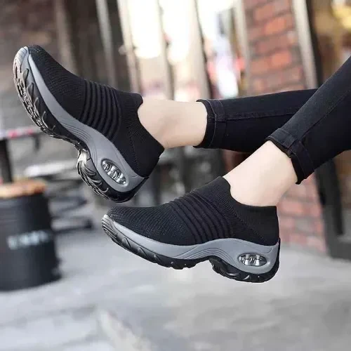 Unique Sneakers - Black